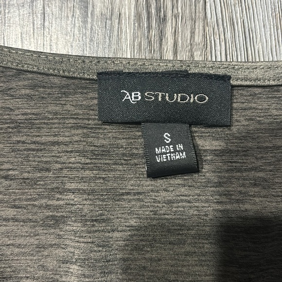 AB Studio Top - Picture 3 of 7